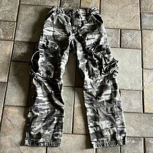 Forever 21 cargo camo pants size medium.
